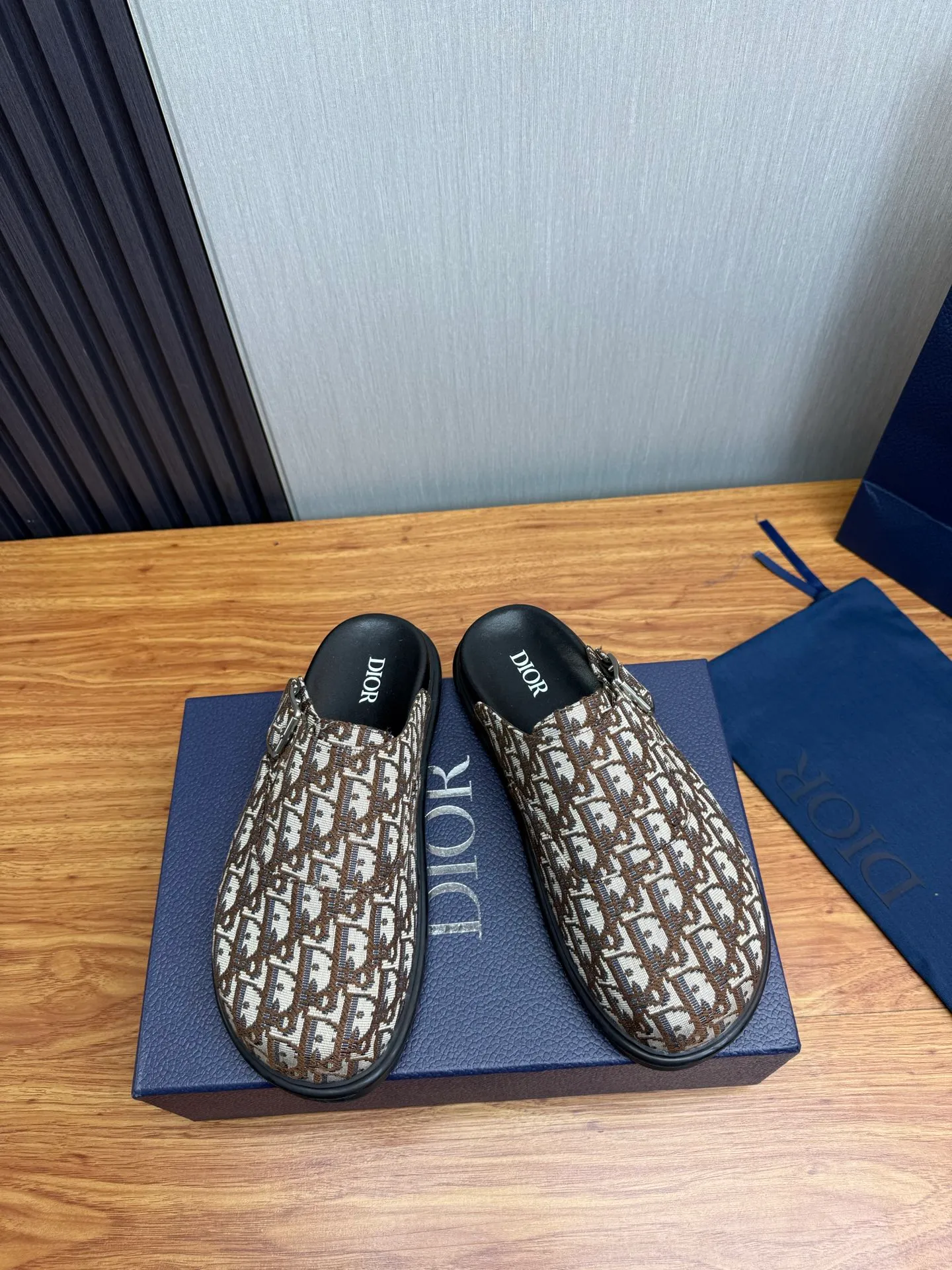 Men's men's shoes 420💰 Dior. Men's slippers🩴Official website 1:1 production 38-45 yards 45 46 🉑️Customized original material shipped✅